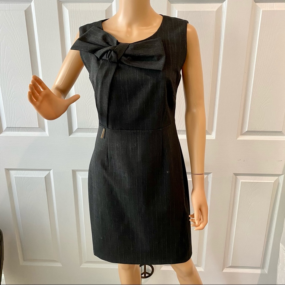 MONICA MAGNI SZ 8 GREY PINSTRIPE DRESS W BOW